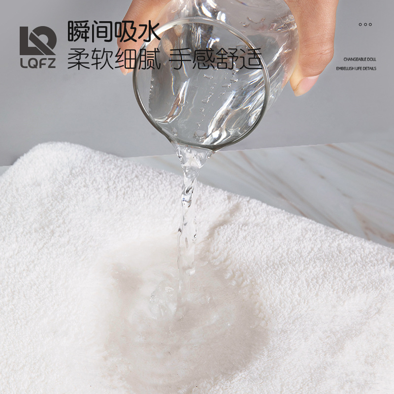 Toalla de baño de lana de coral de alta densidad personalizada de fábrica para aumentar el grosor, fuerte absorción de agua, sin pérdida de cabello, toalla de baño de color sólido al por mayor