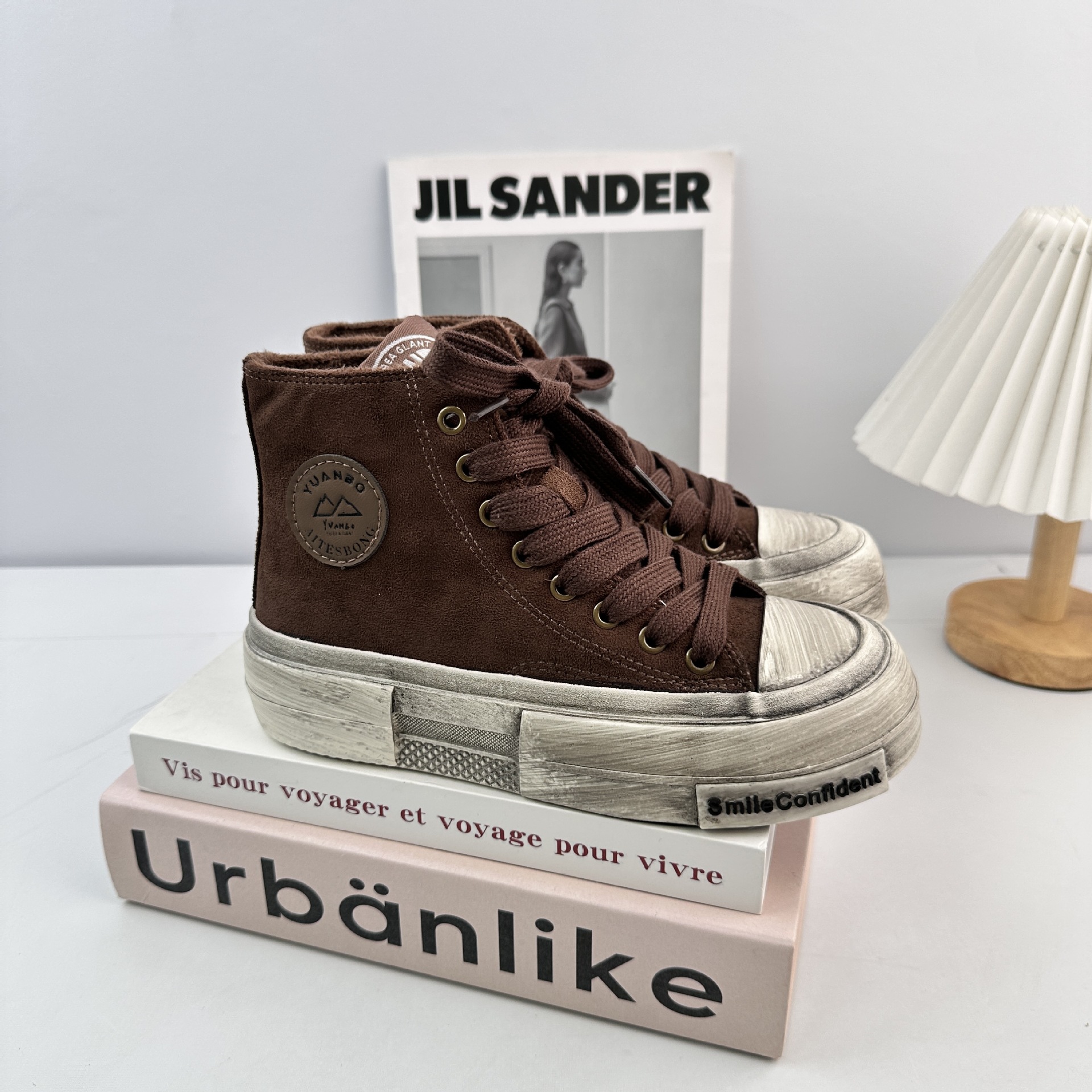 Yuanbo2025 invierno aumento de la parte inferior gruesa de los zapatos de lona de las niñas estudiantes de alta altura estilo coreano versátil retrógrado hacer viejos zapatos de skate