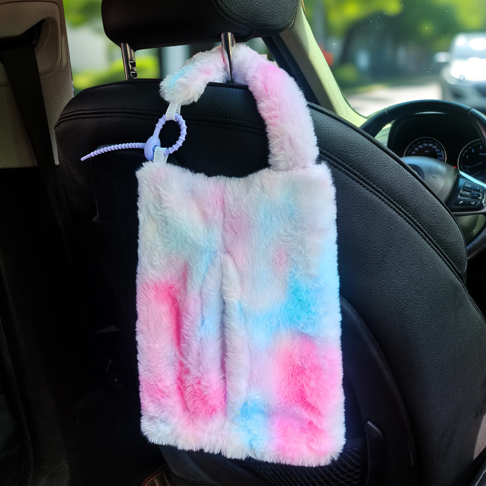 Nueva caja de toallas de automóvil de peluche colgante creativa para el automóvil caja de extracción de papel de alta calidad diosa bolsa colgante de toallas de automóvil