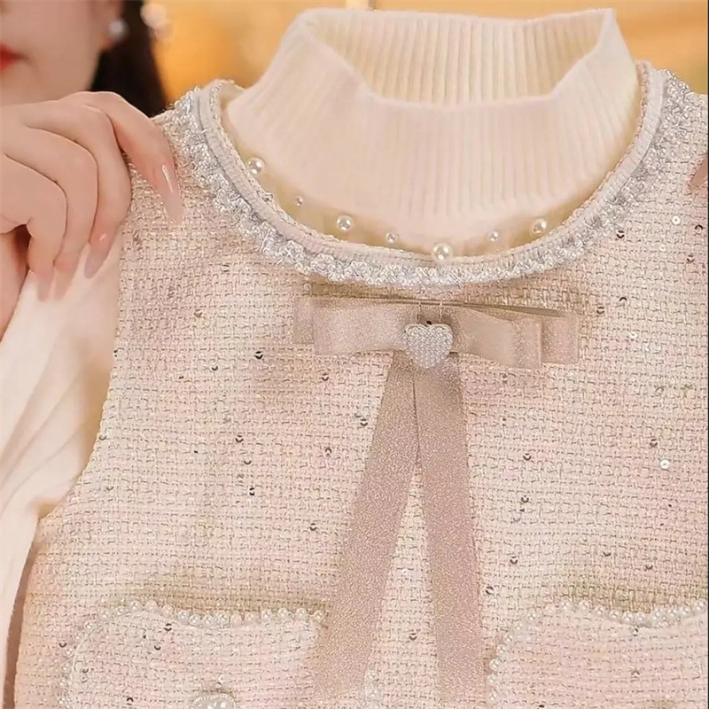 Xianning Seven Girls Little Fragrant Princess Dress Invierno 2025 Nuevo vestido de un año Bebé femenino más falda chaleco de terciopelo Estilo occidental