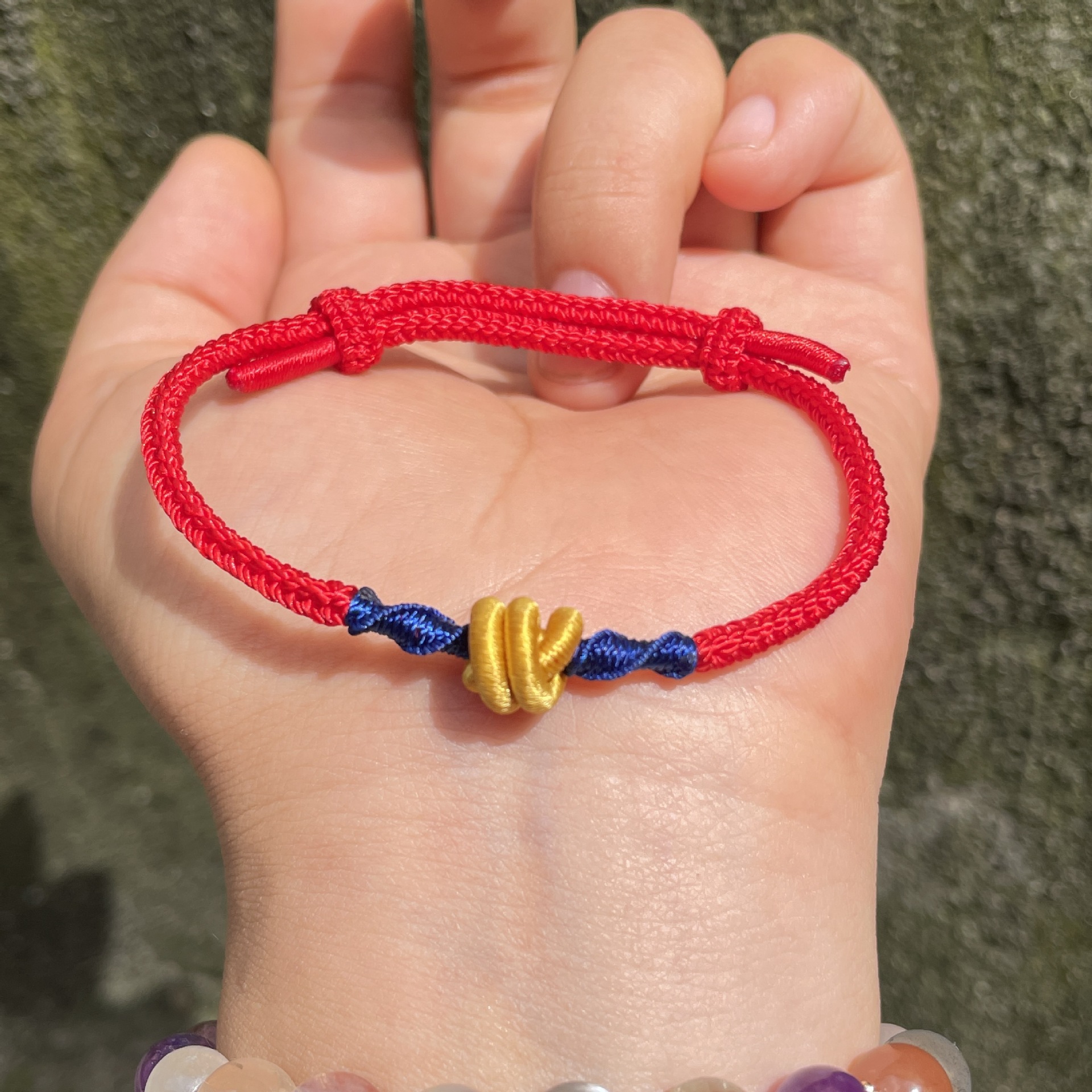 New Year of the Sheep, proud and confident, hand-woven red string bracelet for good fortune in one's zodiac year, suitable for both men and women, adjustable design