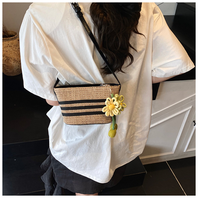 Fashionable small bag for women: New Summer 2025 colorful woven bucket bag, crossbody bag, vacation small single-shoulder bag undefined