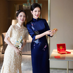 新中式改良刺绣旗袍婚宴敬酒服喜妈妈婆婆结婚礼服连衣裙中长款秋