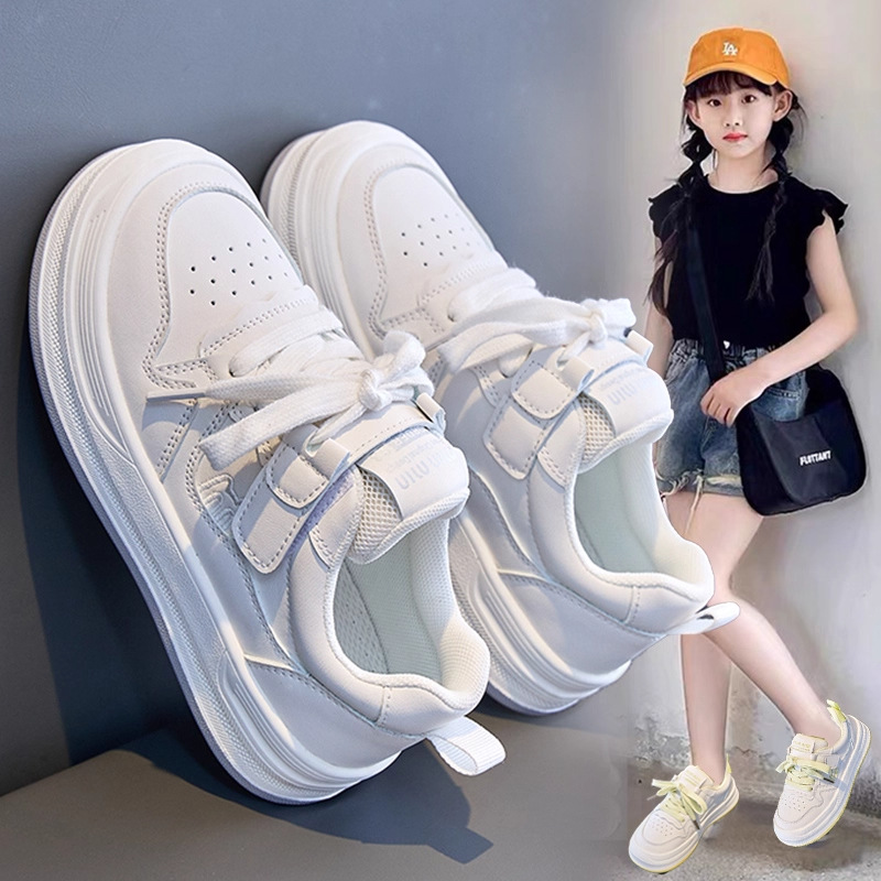 Zapatos deportivos de niñas de otoño 2025 nuevos zapatos blancos de estudiantes zapatos casuales para niños de moda zapatos de skate