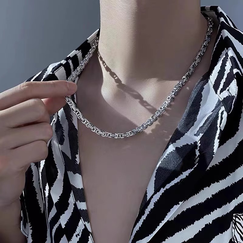 Necklace Men With Unique Design, Niche Collarbone Chain, Cool For Men, Hip-Hop Titanium Steel Choker, Heavy Metal Style_voghion.com