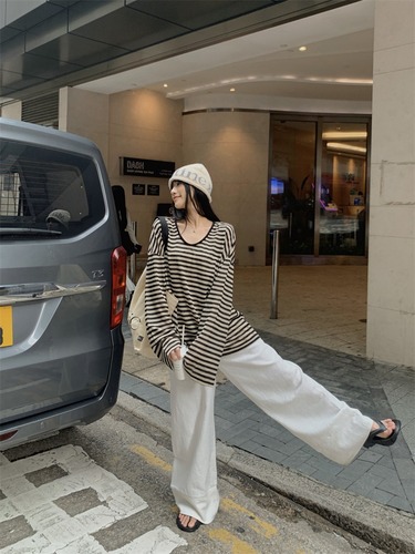 Cross-border lazy style V-neck trumpet sleeve striped women's T-shirt 2024 spring loose casual base shirt middle-length top