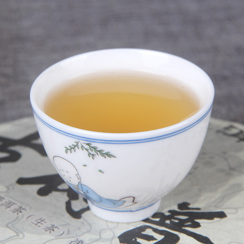 Wholesale Yunnan Pu-erh Tea, Ancient Tree Pu-erh, Raw Pu-erh, Seven Seeds Cake Tea, 357 grams, Lincang Bingdao Golden Leaf