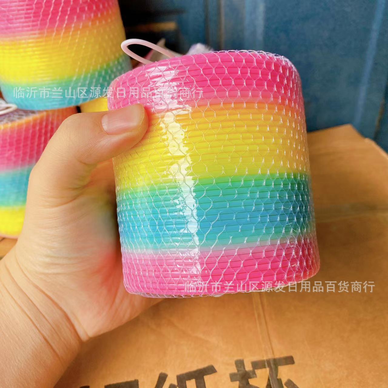 Gran anillo de arco iris puesto Venta caliente al por mayor 8,7*9cm anillo de arco iris niños primavera mágica hula hoop juego de rompecabezas