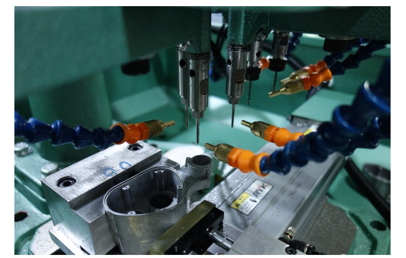 74双伺服钻攻一体机铝压铸打孔攻丝一体机攻钻两用机