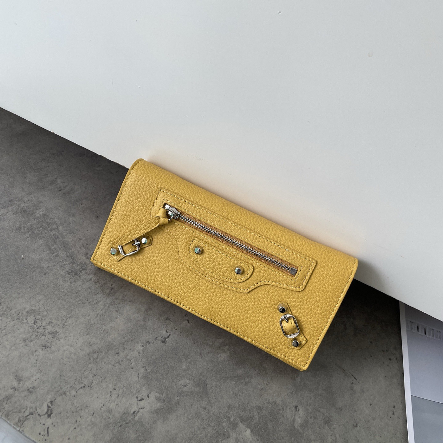 2025新款真皮女士钱包头层牛皮欧美风巴黎铆钉链条长款三折大容量