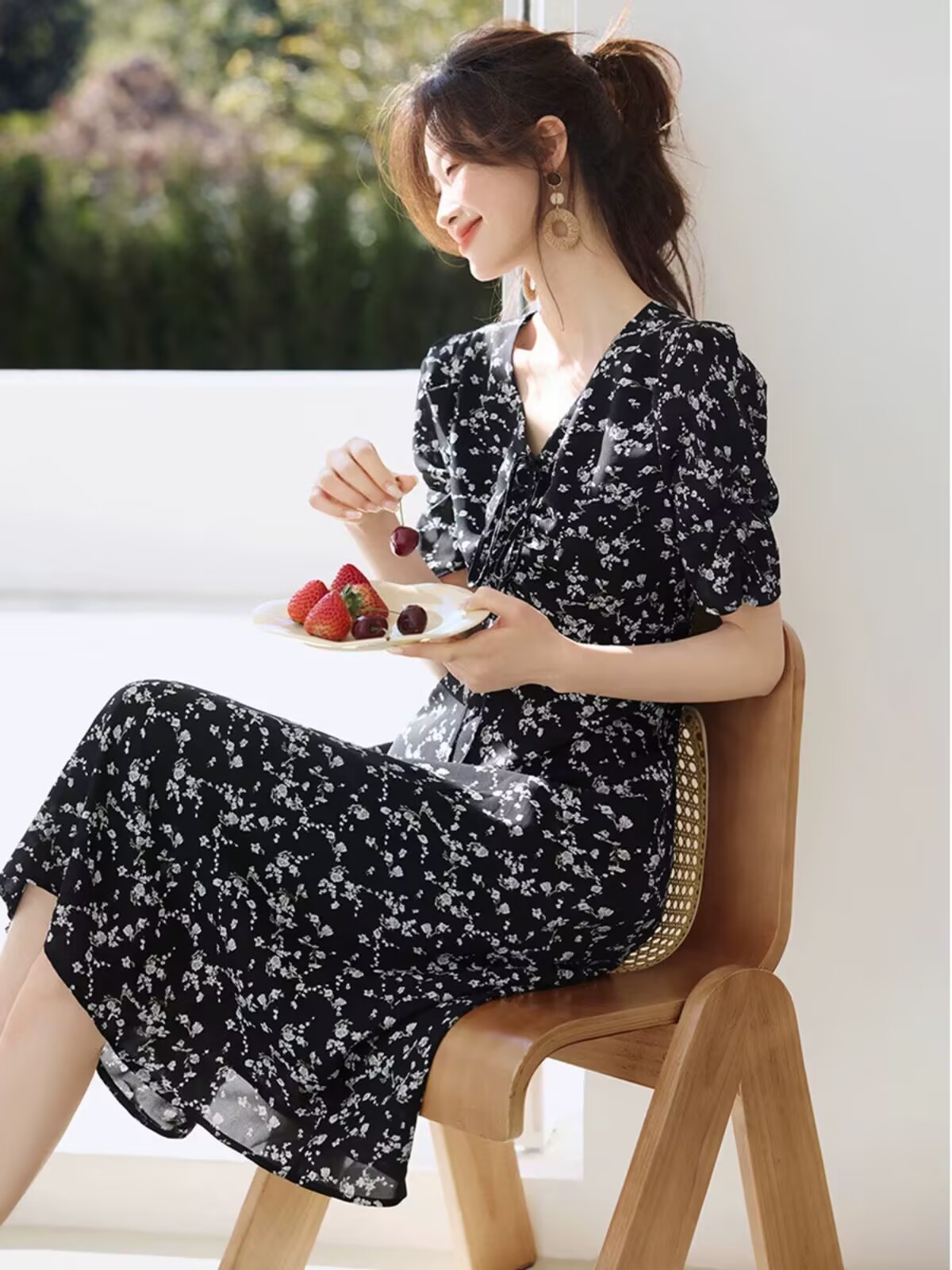 Váy hoa maxi tay bồng kiểu Pháp thắt eo — đen
