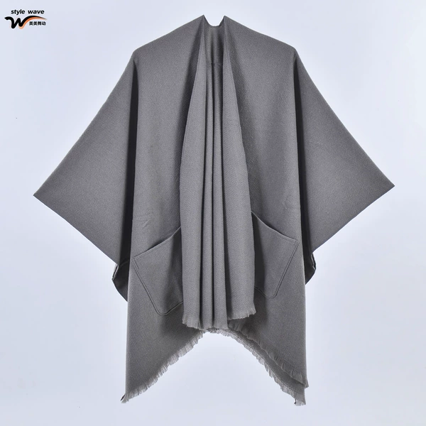 Pockets, monochrome shawl grey