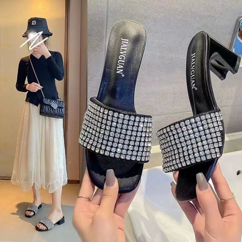 Женские сандалии-слипоны со стразами, подходят для носки на улице, новая модная универсальная обувь для женщин, весна-лето 2025, новая модель.