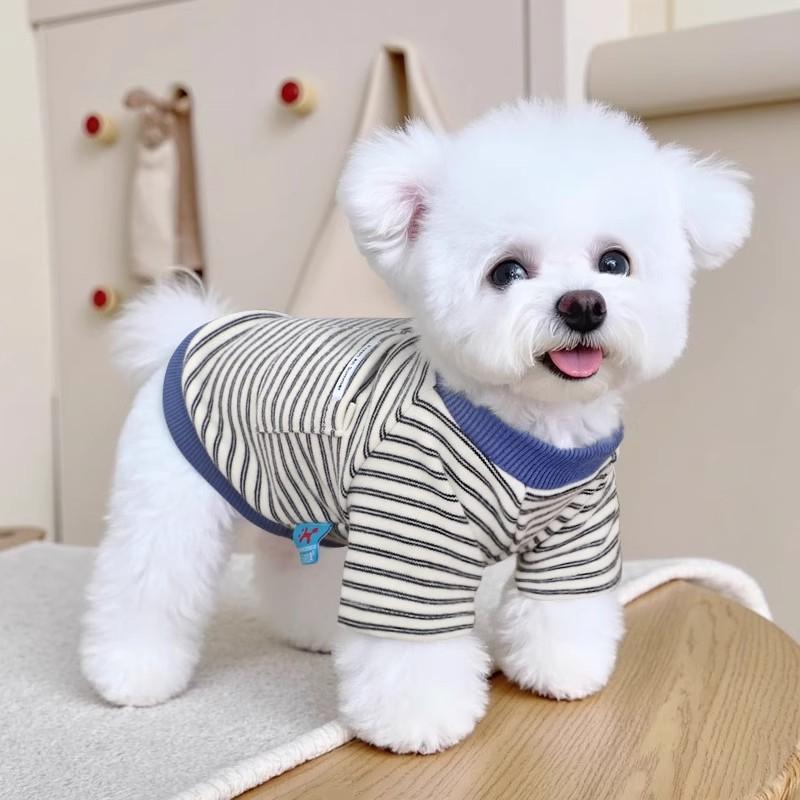 Ropa de perro de otoño y invierno cálida camiseta rayada de dos patas para perros pequeños con botón de tracción camiseta Teddy Bear image 1