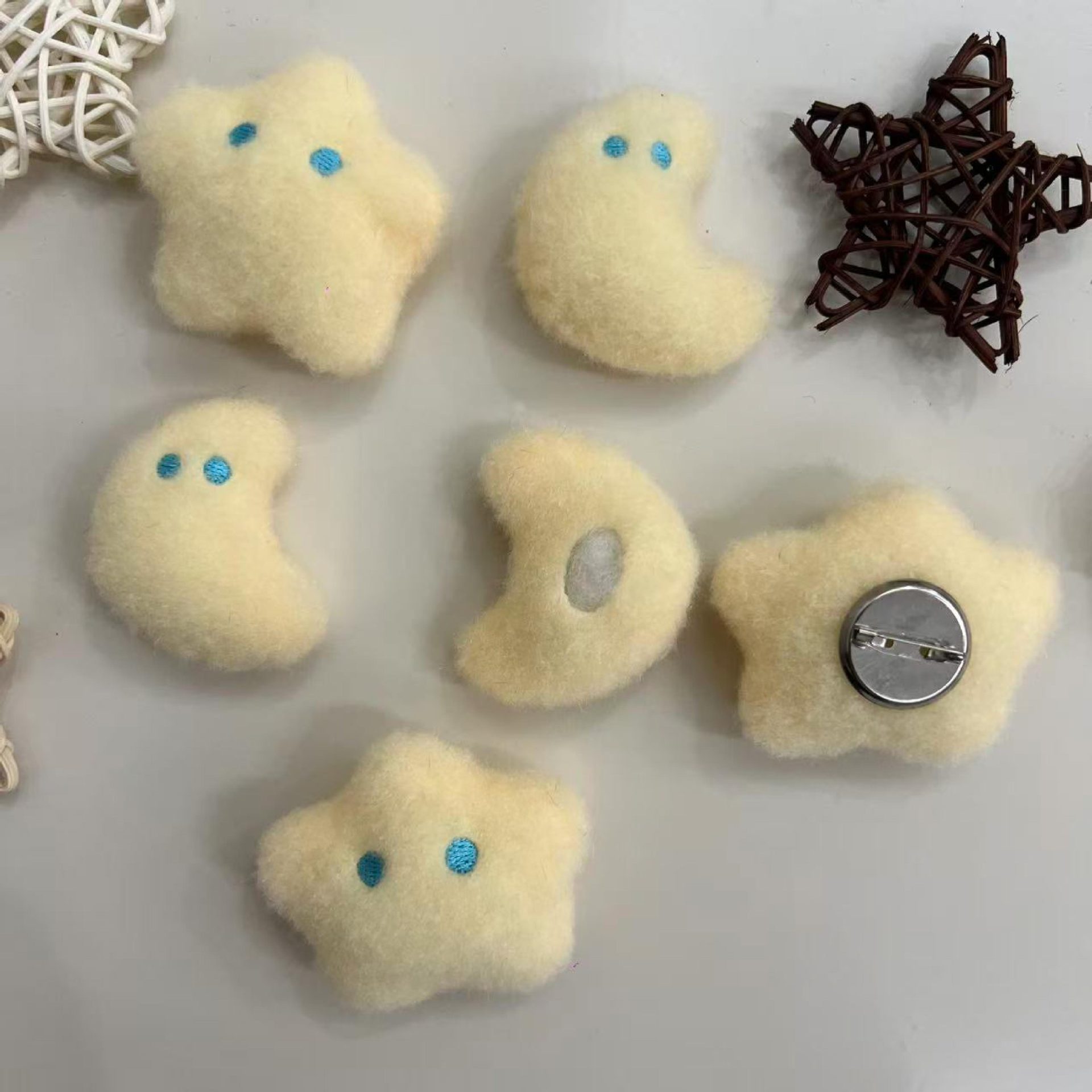 Cute Cream Yellow Plush Star Moon Brooch Soft Adorable Girl Autumn Winter Sweet Shoe Hat Clothing Accessories Pin Badge_voghion.com