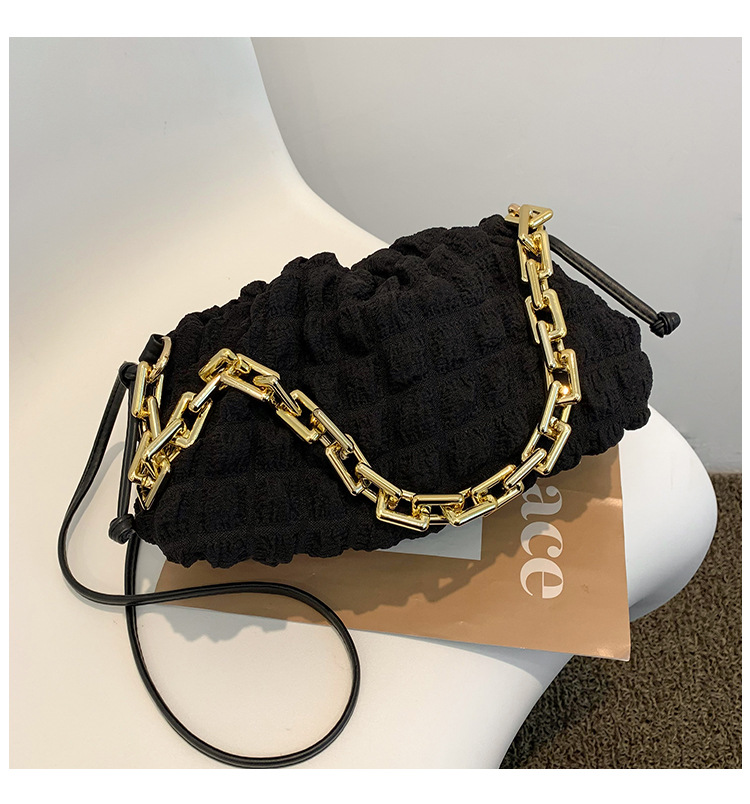 2021 Nueva Moda Rhombus Fold Cloud Bag Popular Cadena Bandolera Bandolera display picture 11