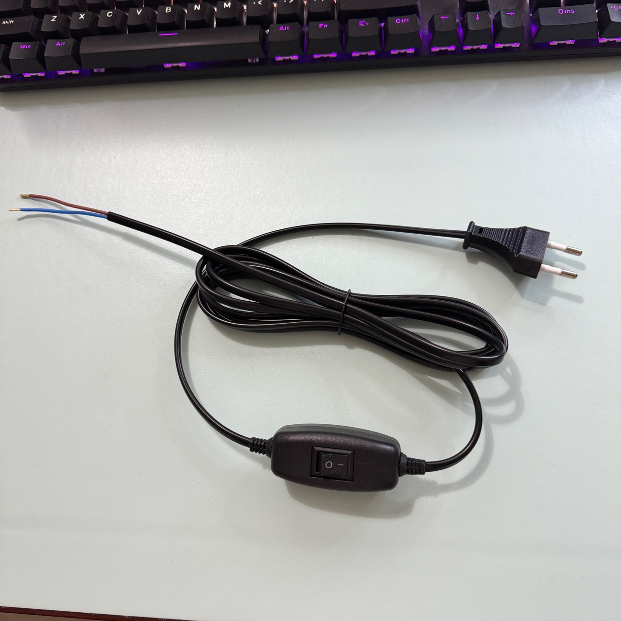 美规保险丝 开关控制线 g40 E12单头灯808大功率开关线欧规两扁插