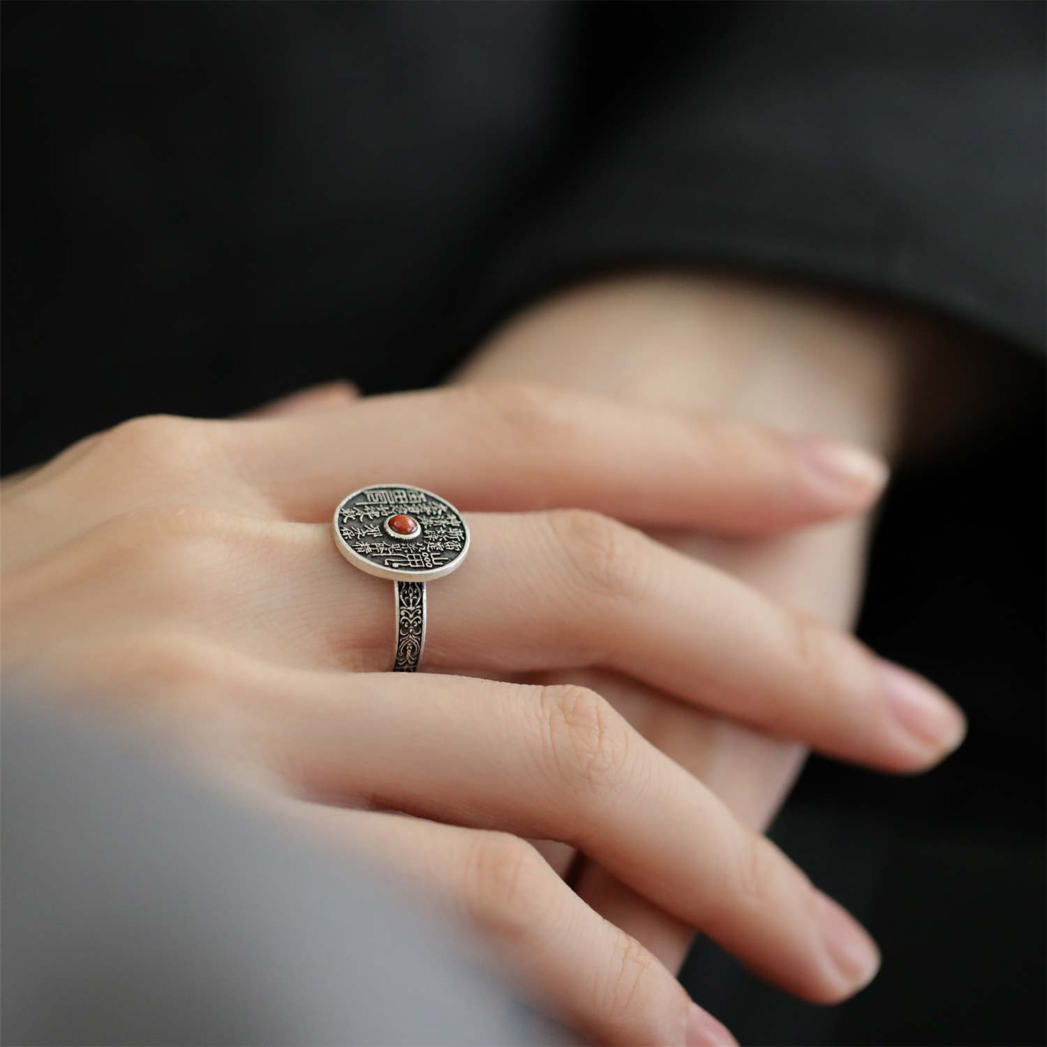 Novo S Pure Yintai Prata Montanha Fantasma Talismã Sul Ágata Vermelha Moda Jóias Anel de Arte Feminino Feito Abertura Antiga_voghion.com