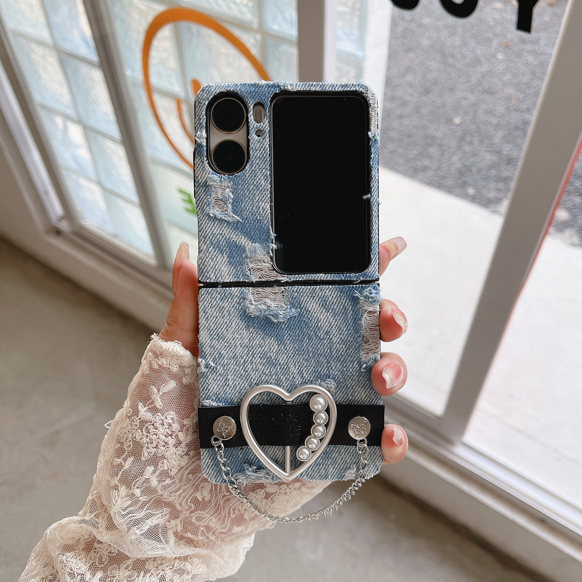 Capa de celular em jeans com bracelete para oppo find n2 flip_voghion.com