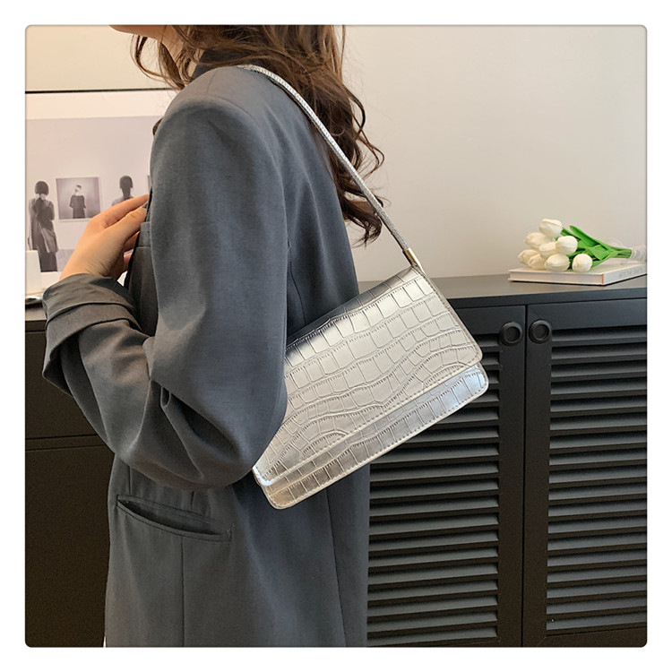 Minimalistisk stil for kvinner med minoritetstekstur under armene 2023 sommer ny håndholdt vestlig liten firkantet veske_voghion.com