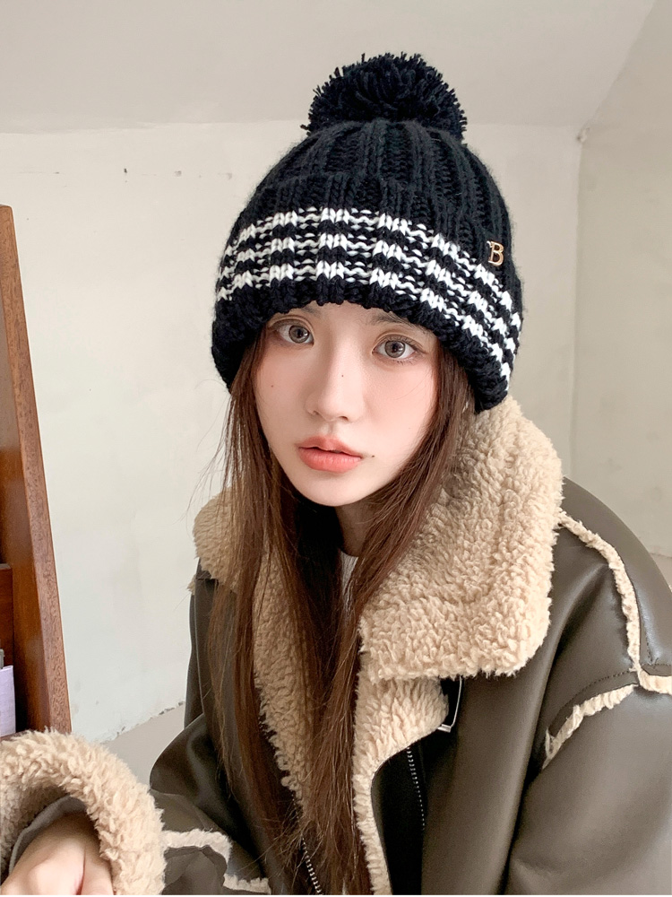 Women's Basic Solid Color Eaveless Wool Cap display picture 6