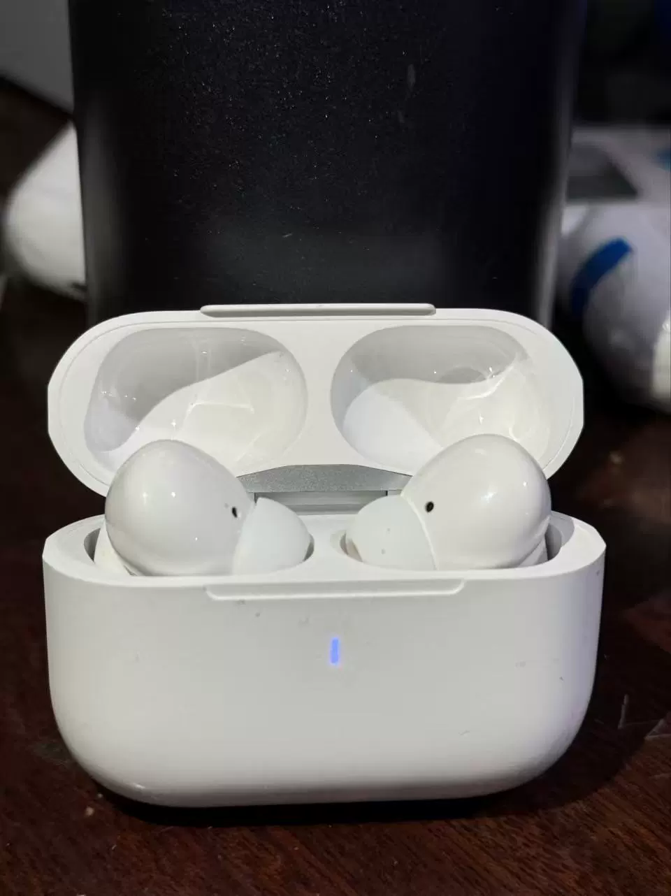 Bluetooth наушники Air7, беспроводные TWS с зарядным футляром, компактные, длительная работа