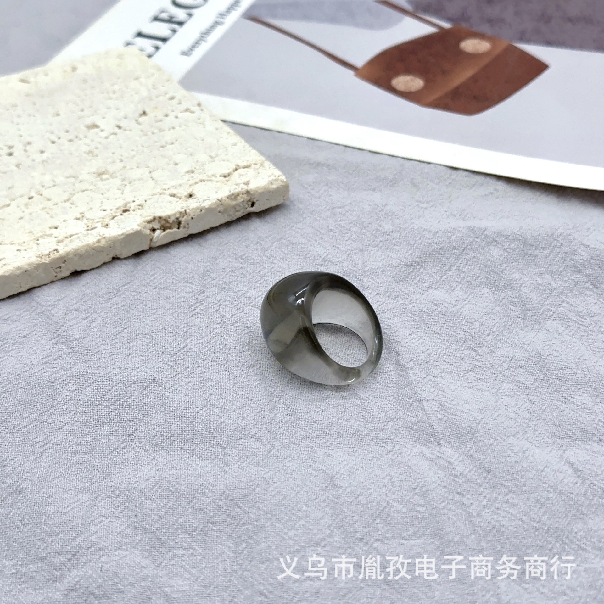 Tiktok popular anillo de resina diseño de nicho versátil anillo de pan al vapor de alto grado anillo brillante anillo de dedo índice