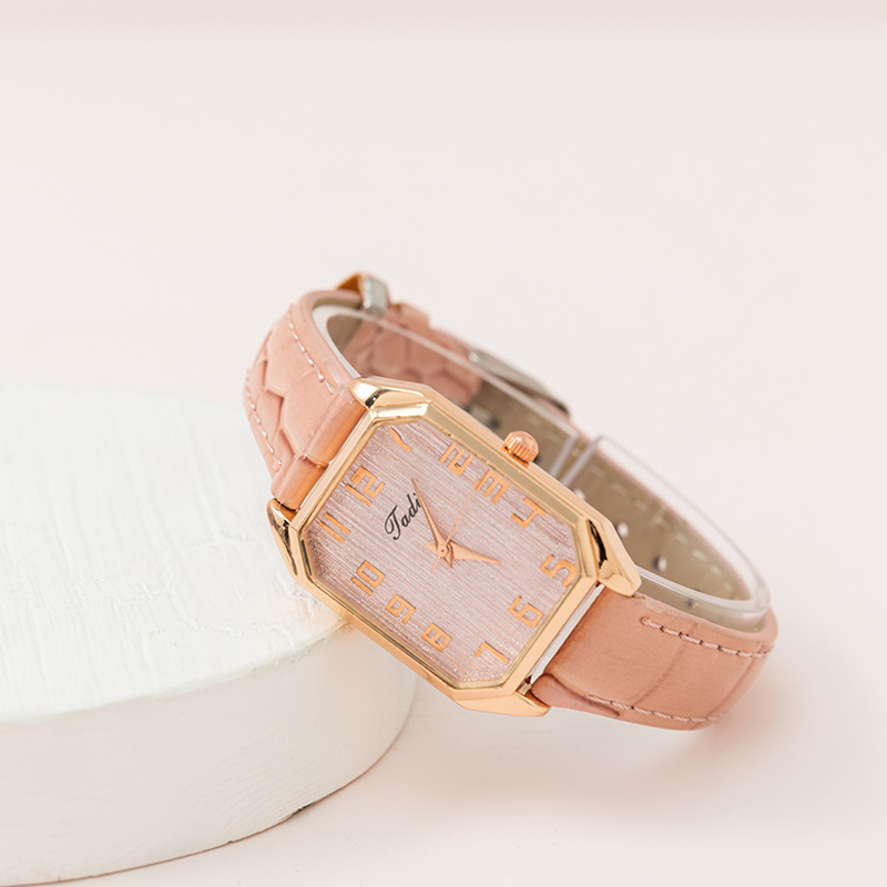 2024 New Trendy and Minimalist Belt Fashion Digital Time Quartz Women's Watch_voghion.com