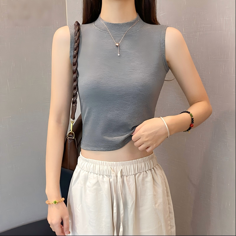 Black Ribbed High-Neck Cropped Camisole for Women, Spring/Summer Slim-Fit Undershirt That Covers Side Breasts, Suitable for Layering or Wearing Alone Black Ribbed High-Neck Cropped Camisole for Women, Spring/Summer Slim-Fit Undershirt That Covers Side Breasts, Suitable for Layering or Wearing Alone