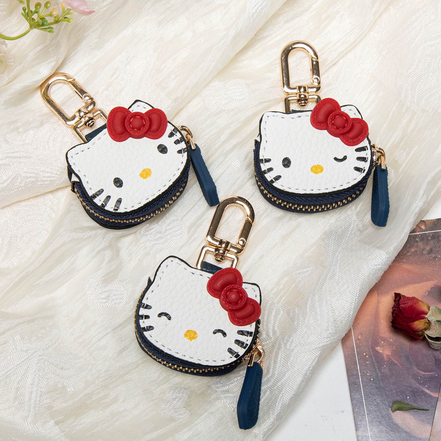 In-Stock Cute Cartoon Hello Kitty Keychain New High-Value Girly Heart Bag Kt Cat Pendant Storage Small Bag