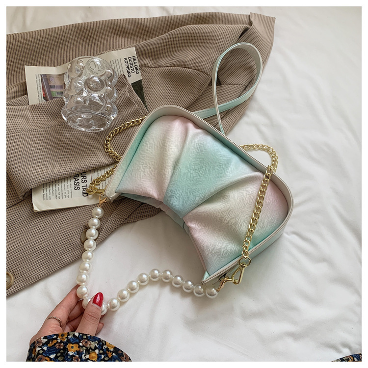 Fashion Gradient Color Pearl Chain Fold Cloud Bag display picture 6