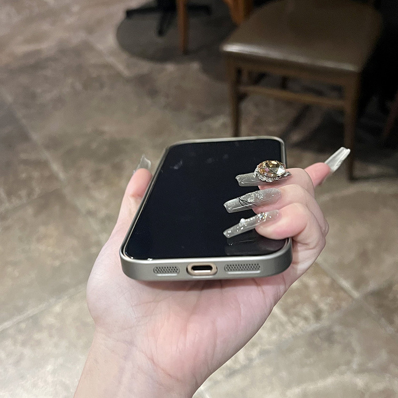 iPhone16 つや消し肌の感触の細いサークル磁気電話ケース Apple 15promax 大型ウィンドウレンズフィルム 14 に適しています。|undefined