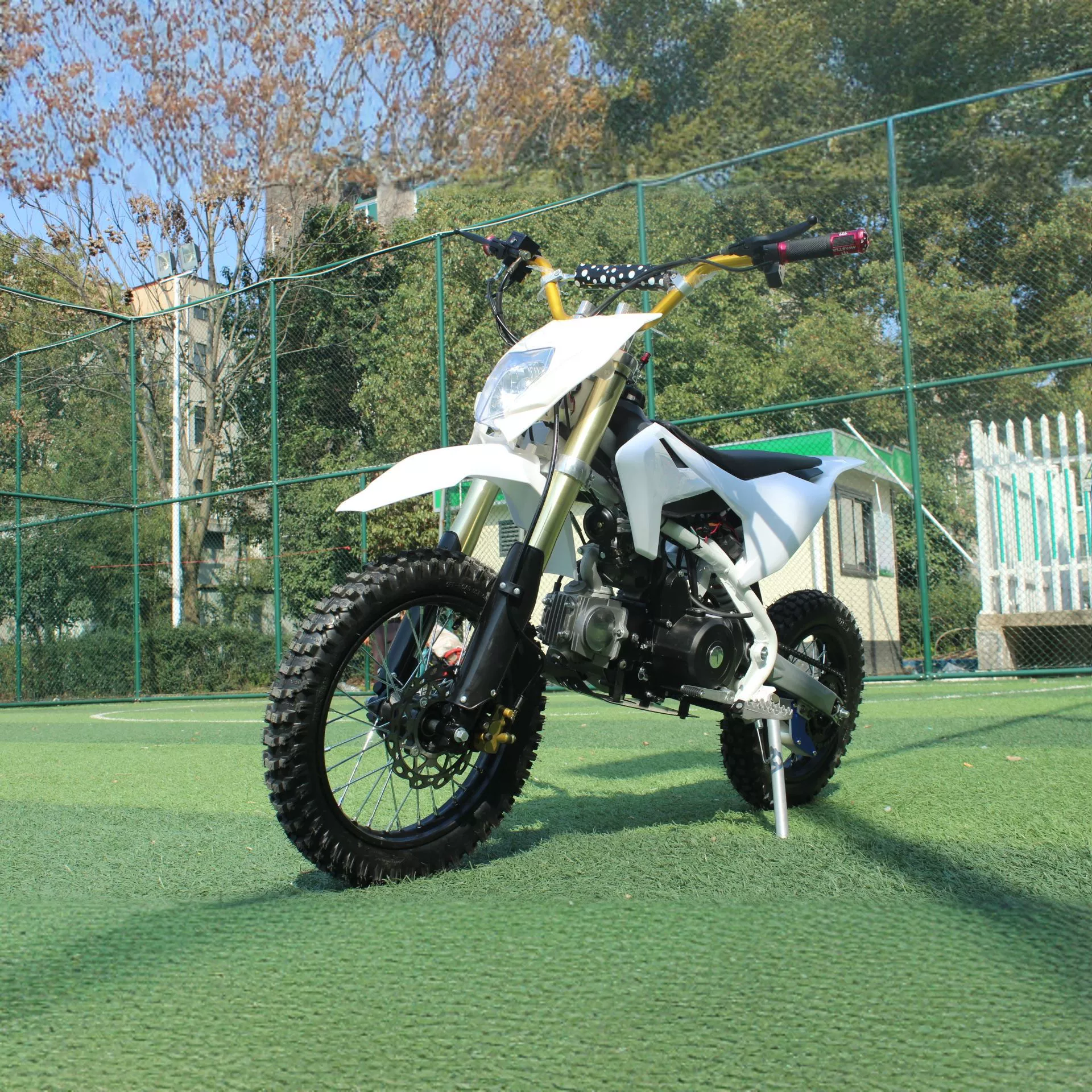 Входная версия 125CC внедорожного мотоцикла с двумя колесами всесторонняя форма поля скоростной заезд внедорожный мотоцикл топливный автомобиль