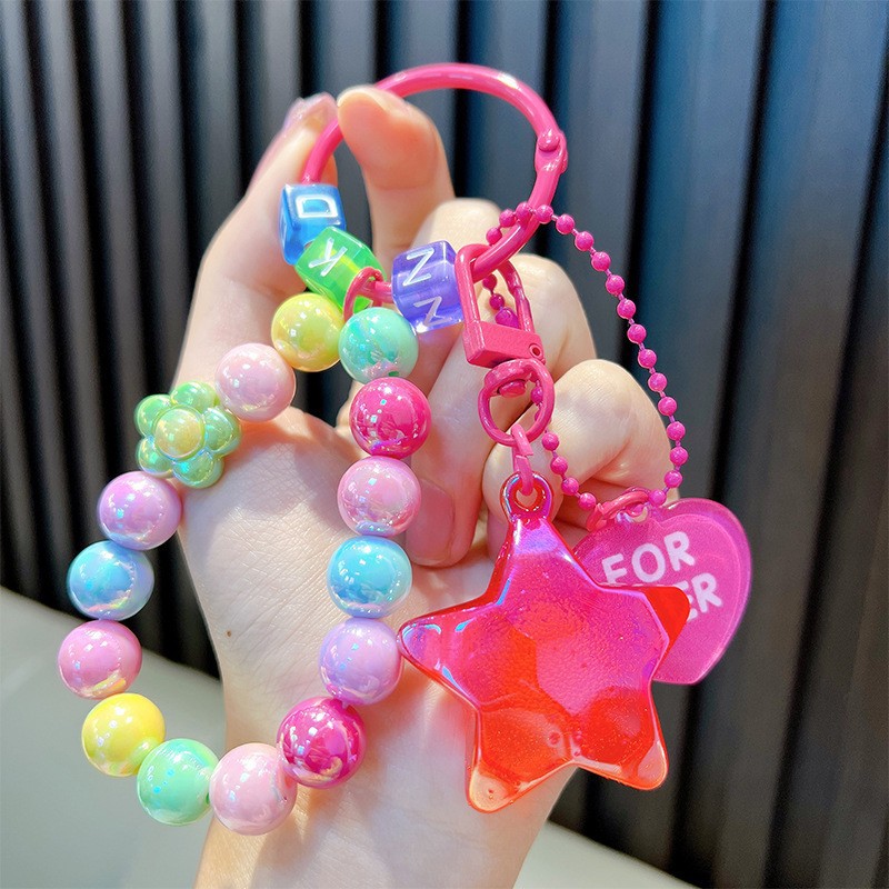 Cuentas de asiento osos colgantes de llaves de bolsos acrílicos exquisitos colgantes de llaves de automóvil colgantes pequeños regalos al por mayor