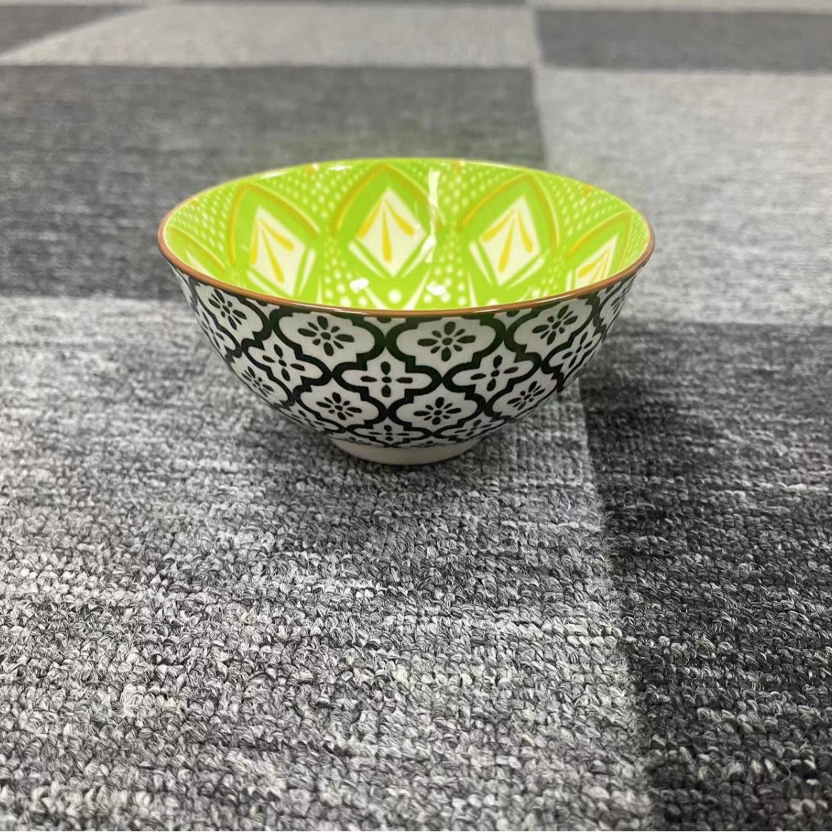 보헤미안 4.75 인치 외부 검은 색 내부 녹색 노란색