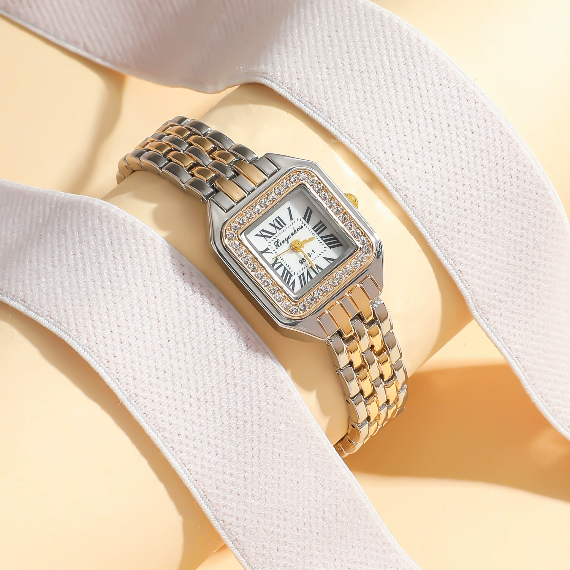 Steel belt, quartz dial, watch