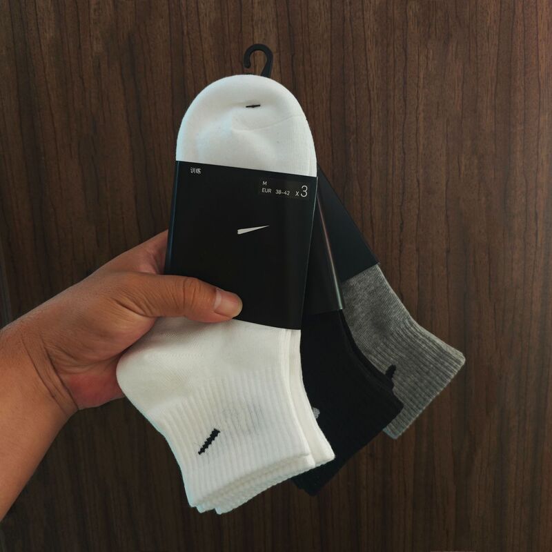 Suwannexeter Socks Classic Style All-Season Black and White Running Training Socks Thickened Towel Bottom Basketball Sports Socks