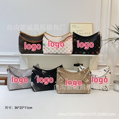 2025年流行女包单肩斜挎包新款时尚托特单肩腋下包网红法棍手提包
