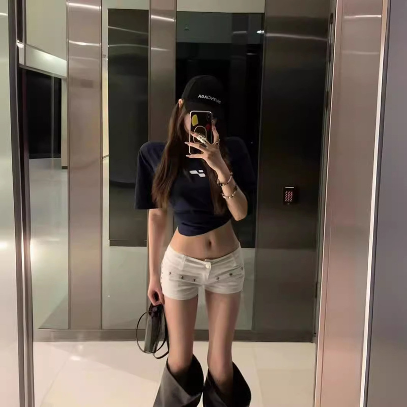 Hot Girls Low Waist White Denim Shorts Women's 2024 Summer American Large Size Sexy Tight Hip A- shaped Hot Pants