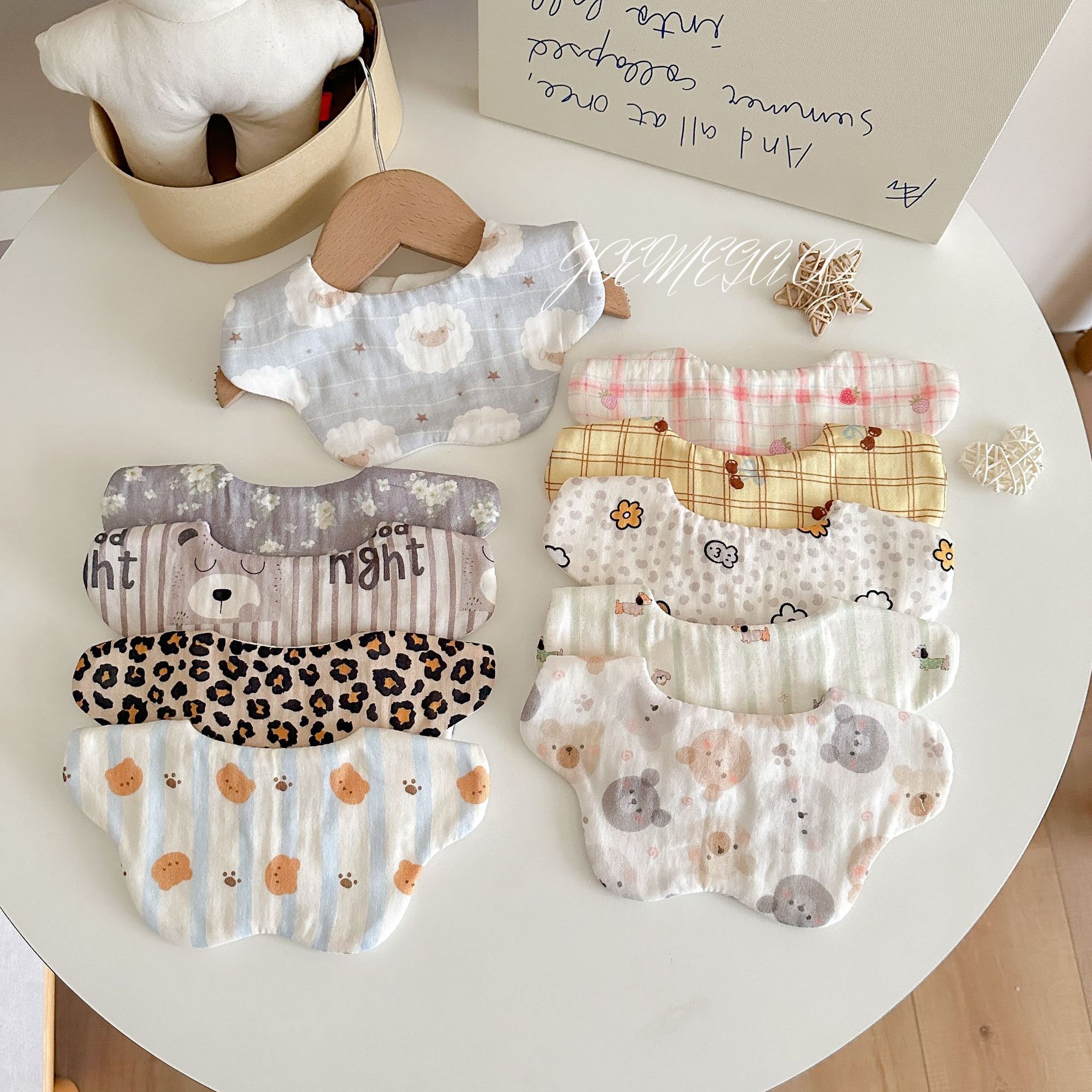 Cotton children's brand eating bib