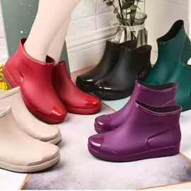 平底拖鞋;塑料拖鞋;厚底拖鞋