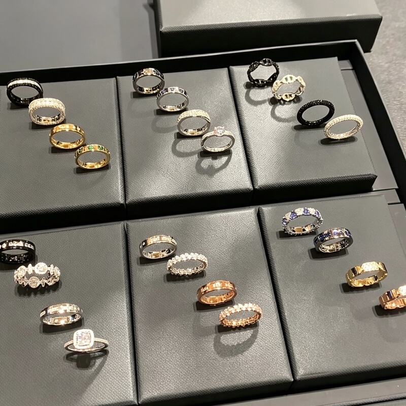 Couple's Rings with Morse Code, Snow White Pig Nose Design, Full Diamond Knight Ring, Fashionable and Unique, Cross-Border Shipping Couple's Rings with Morse Code, Snow White Pig Nose Design, Full Diamond Knight Ring, Fashionable and Unique, Cross-Border Shipping