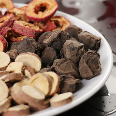 Sour plum soup, mint and hawthorn, canned osmanthus triangle bag, summer ice drink, plum and orange peel soup, drop shipping