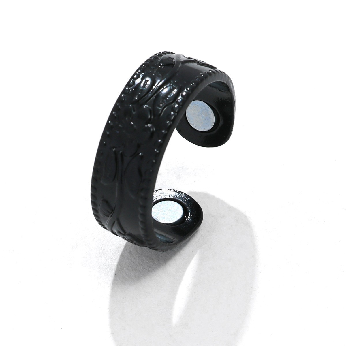 Pulseras de pareja populares europeas y americanas, joyería de metal con superficie lisa, magnética, ajustable y de extremo abierto para hombres y mujeres.