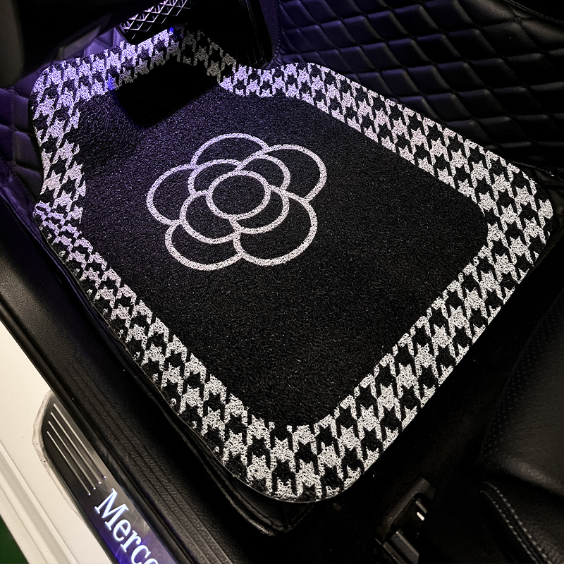 Car floor mats, universal camellia wire circles, universal single piece anti-dirty carpet decoration, interior car mats, rear foot mats