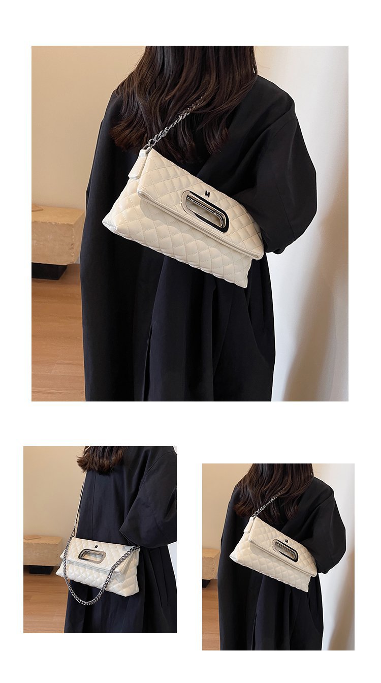 Kleine luxuriöse Klapp-Ohrtasche für Damen 2024 neue Mode-Umhängetasche hochwertige Unterarmtasche mit Diamantkette_voghion.com