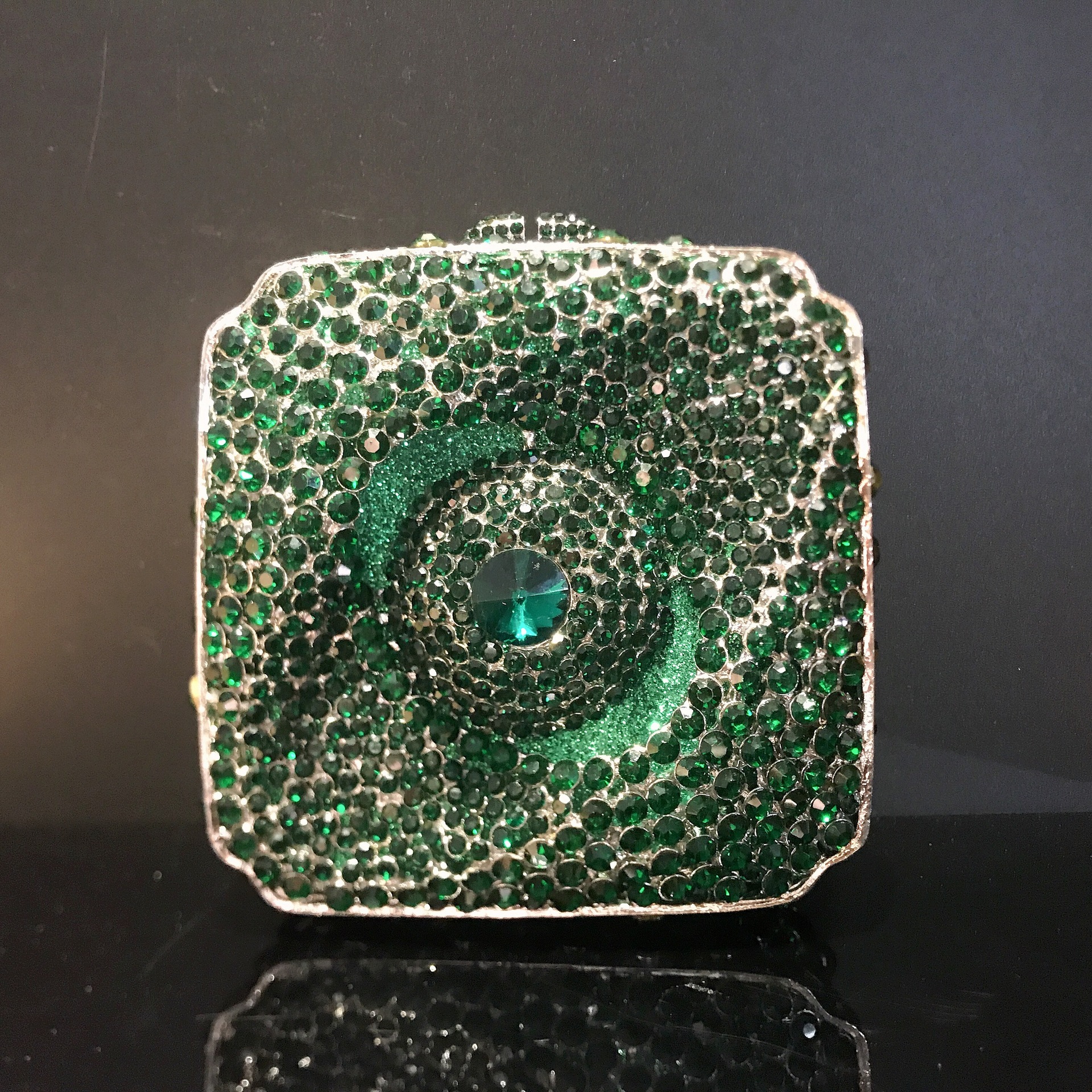 Hardware verde / plateado