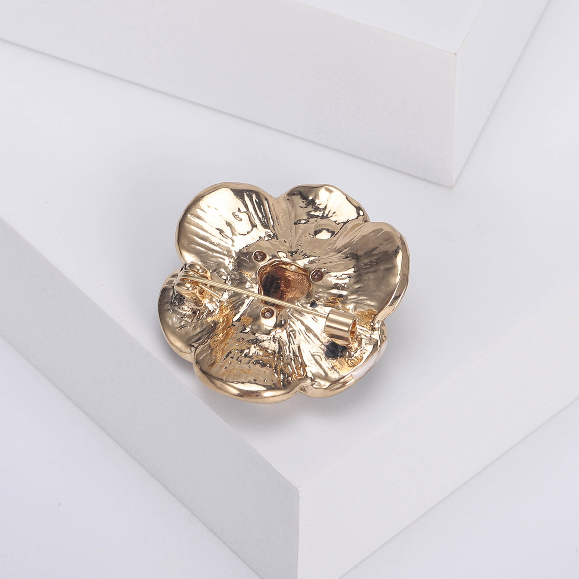 Korean Style Alloy Enamel Camellia Brooch Elegant Coat Accessory_voghion.com
