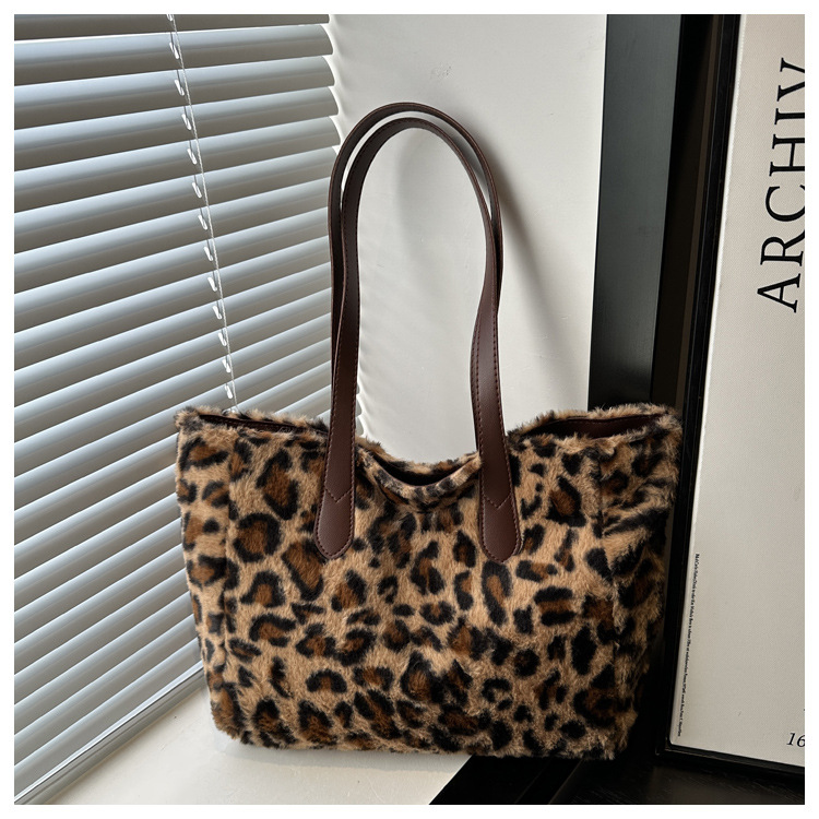 Cross-border quality plush bag, women's leopard print large-capacity tote bag, new lightweight Korean-style fashionable commuting single-shoulder bag undefined