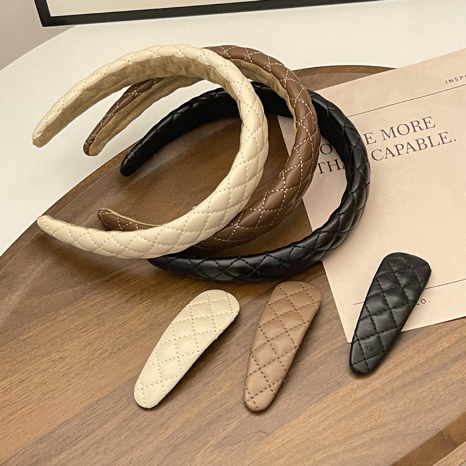 Retro Simple Style Solid Color Pu Leather Hair Band display picture 1